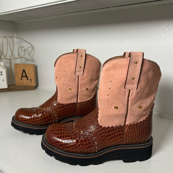 Ariat Shoes - Ariat Fatbaby Boots Women’s 8B Brown Croc Embossed & Pink Leather Western Work